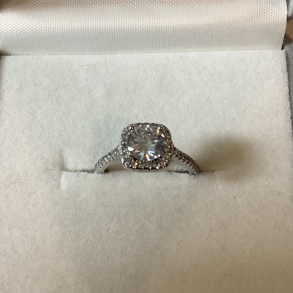 GRA MOISSANITE 1CT 6.5MM HALO RING COA INCLUDED SIZE 6 BRAND NEW